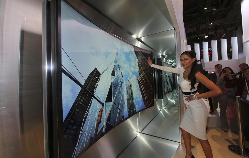 Samsung’s new 105-inch TV doesn’t just curve, it bends