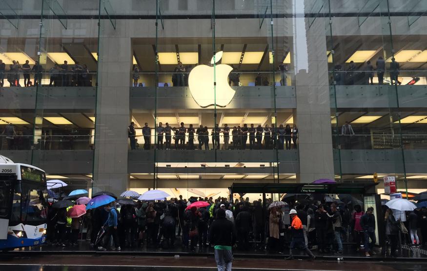 iPhone 6s now on sale in Australia, telcos say stock should last the weeken...