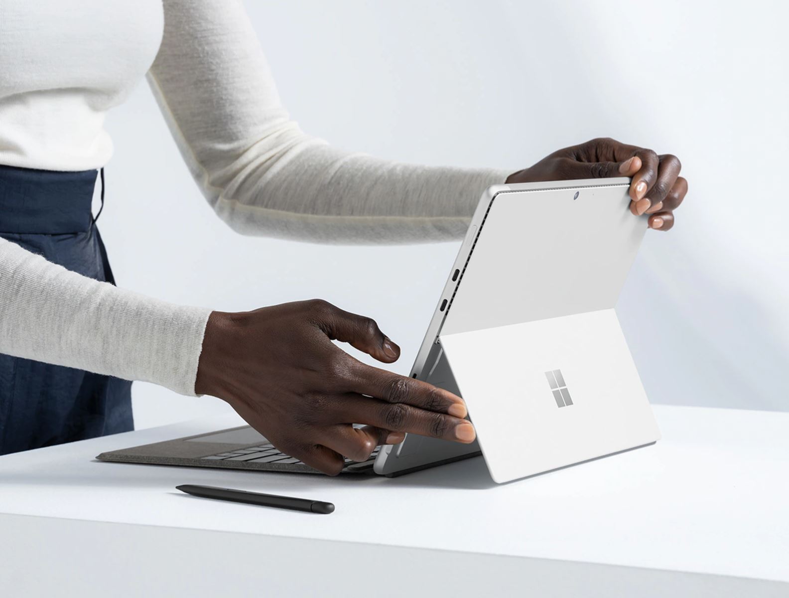 Microsoft Surface Pro 8 – a whole new device with Thunderbolt 4 (review)