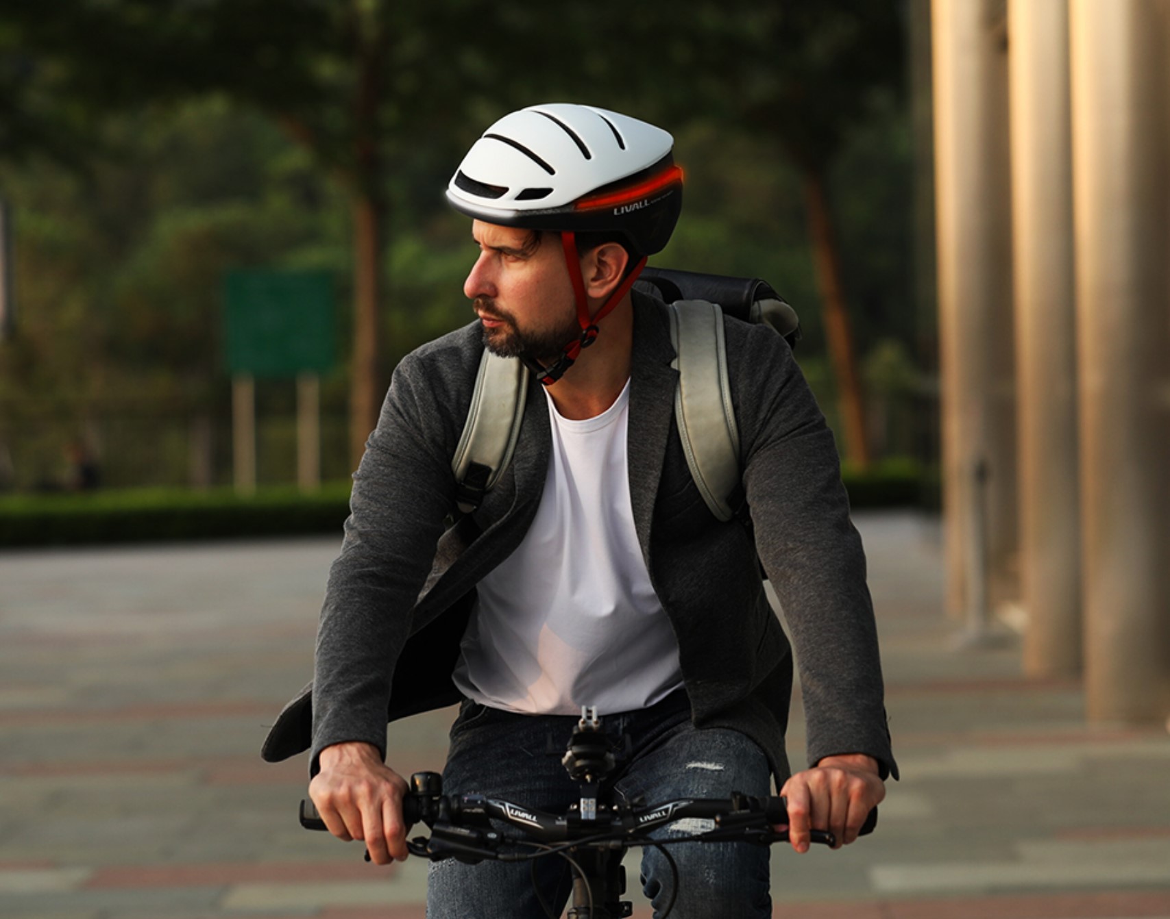Livall EVO21 smart cycle helmet has top tough tech (review)