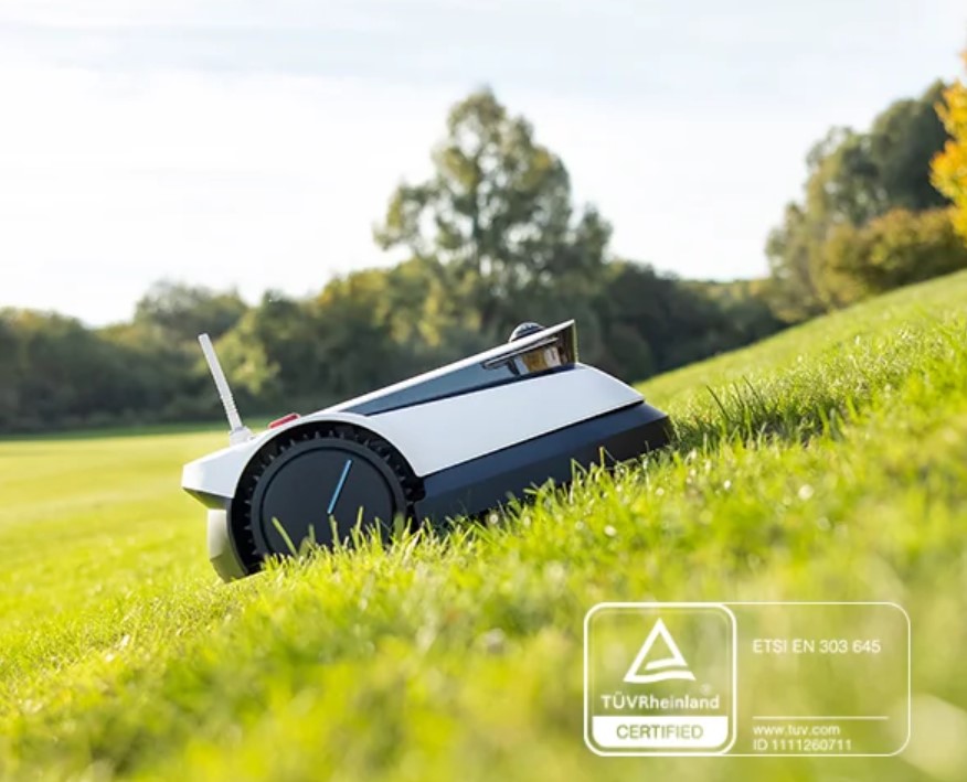 Ecovacs GOAT G1 – a robot lawn mower that is a cut above the rest