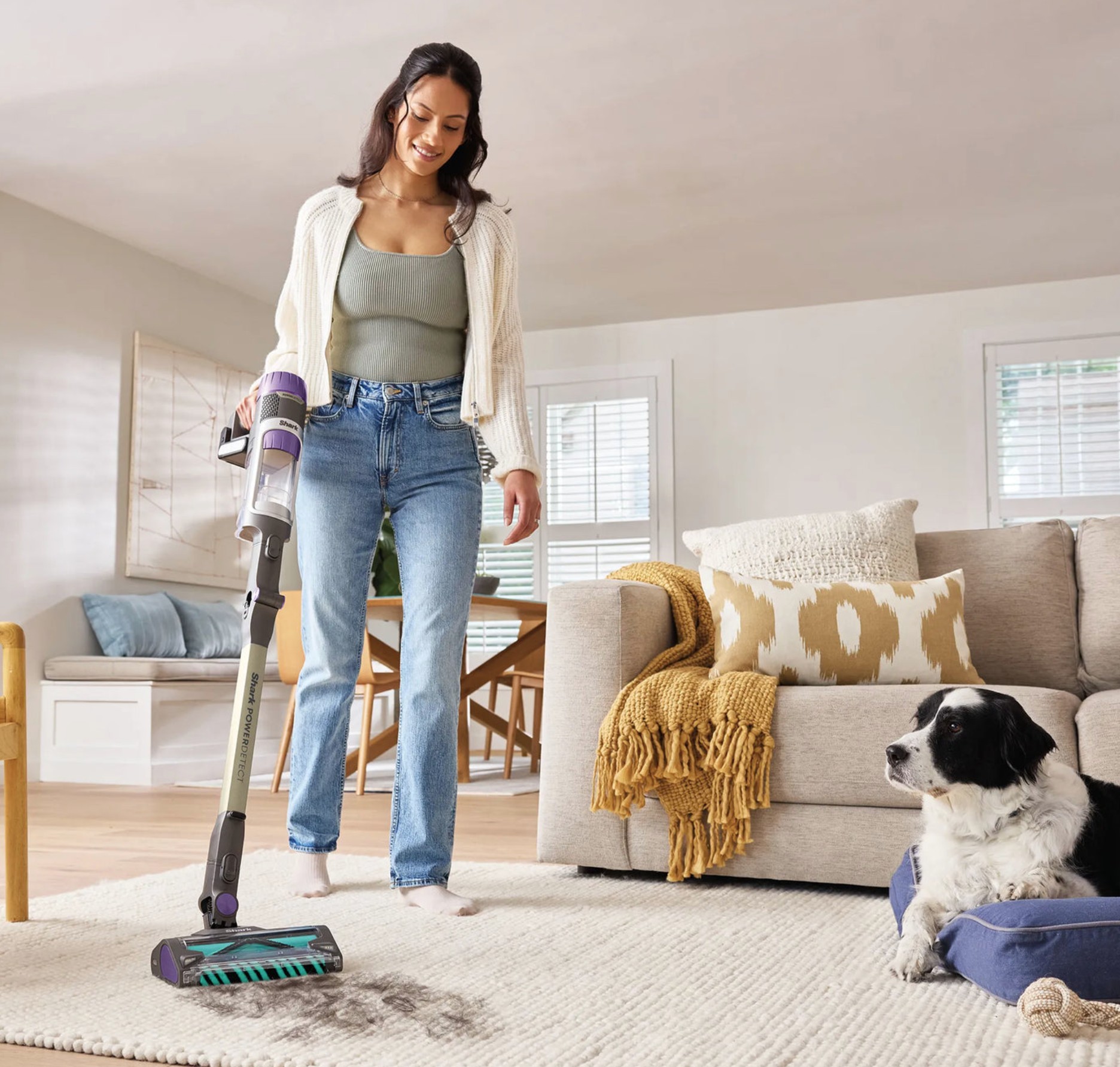 Shark PowerDetect IP3251 stick vacuum with  Empty station blows Dyson away ...